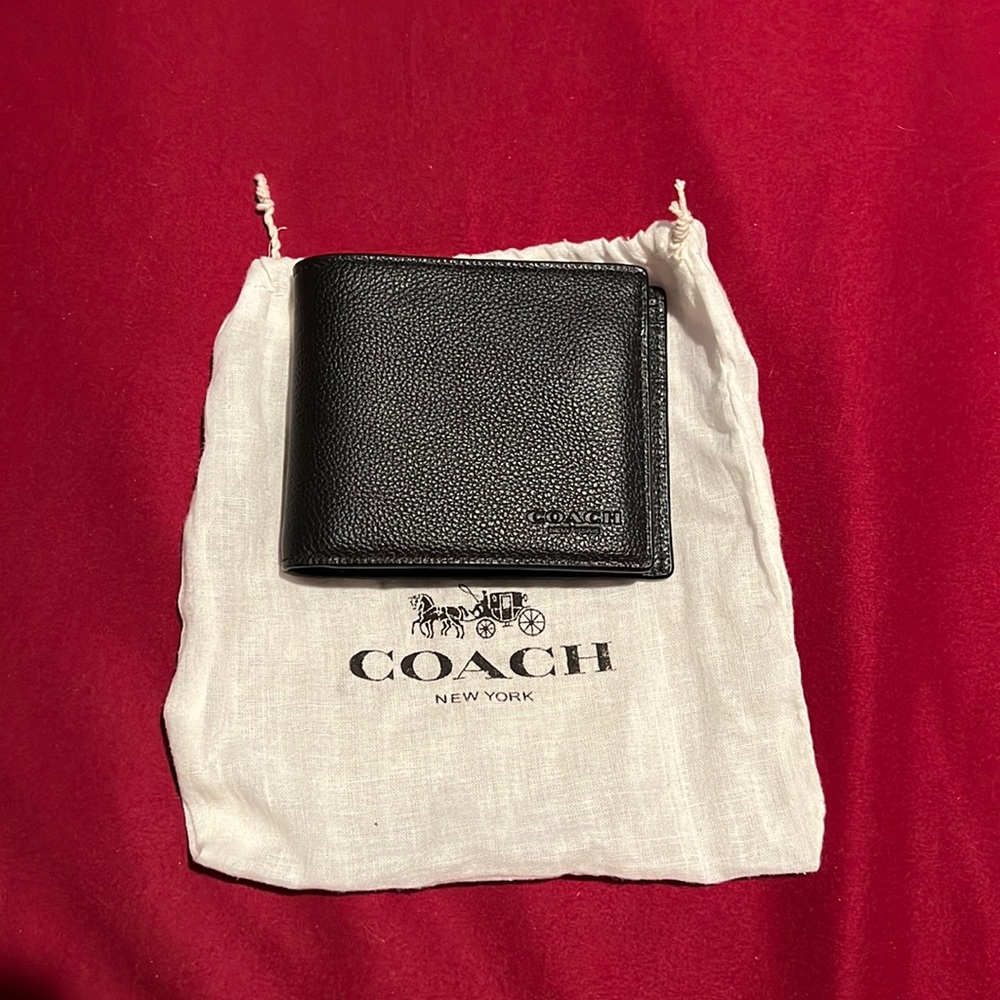 Coach F74991 Compact ID Leather Wallet